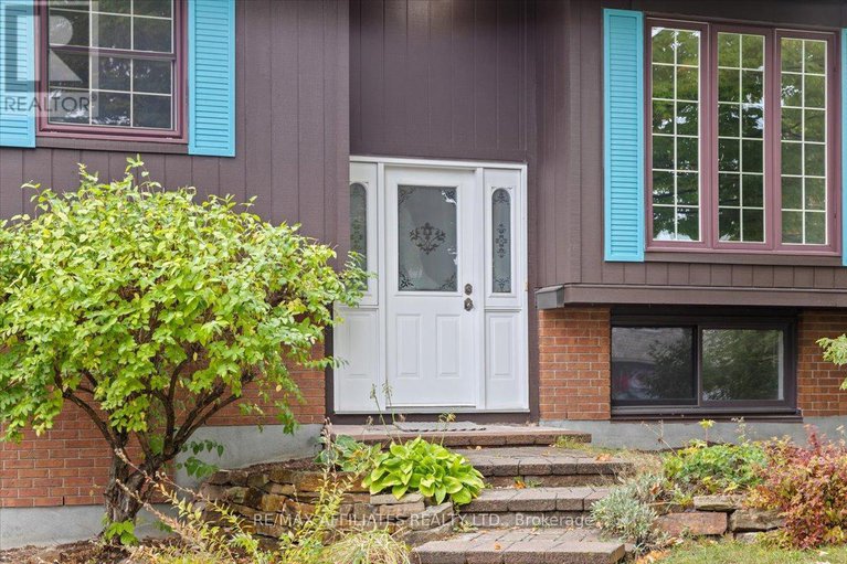 28917185/1610-schouten-drive/bilberry-creekqueenswood-heights/ottawa/ontario/K1E2J4_3