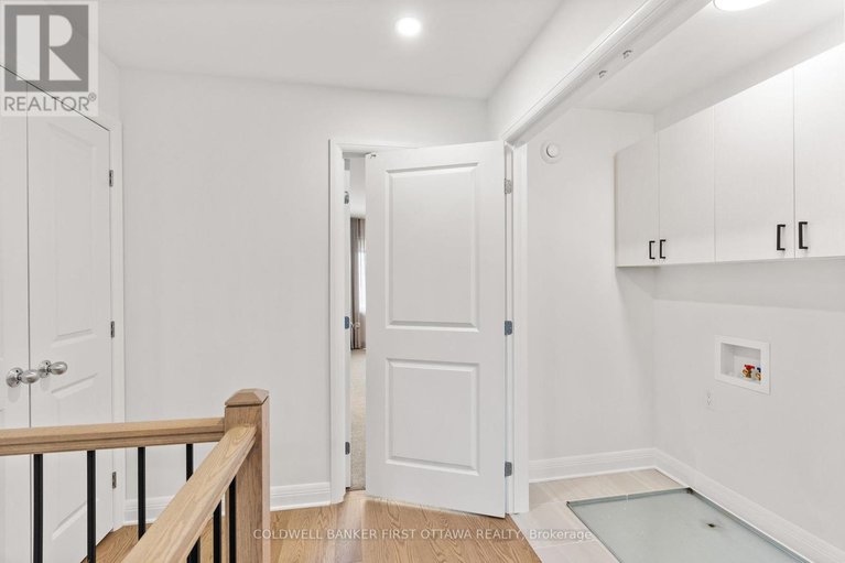 28420939/1322-whitlow-grass-way/morgans-grantsouth-march/ottawa/ontario/K2W0N5_26