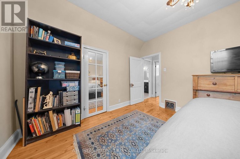 29668585/564-tweedsmuir-avenue/westborohampton-park/ottawa/ontario/K1Z5P2_27