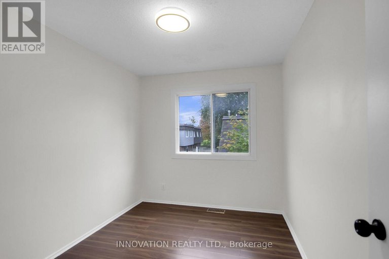 28915689/26-corley-private/heron-gateindustrial-park/ottawa/ontario/K1V8T7_4