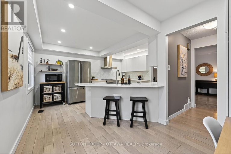 29116675/1-bayside-private/mooneys-bayriverside-park/ottawa/ontario/K1V9R3_9