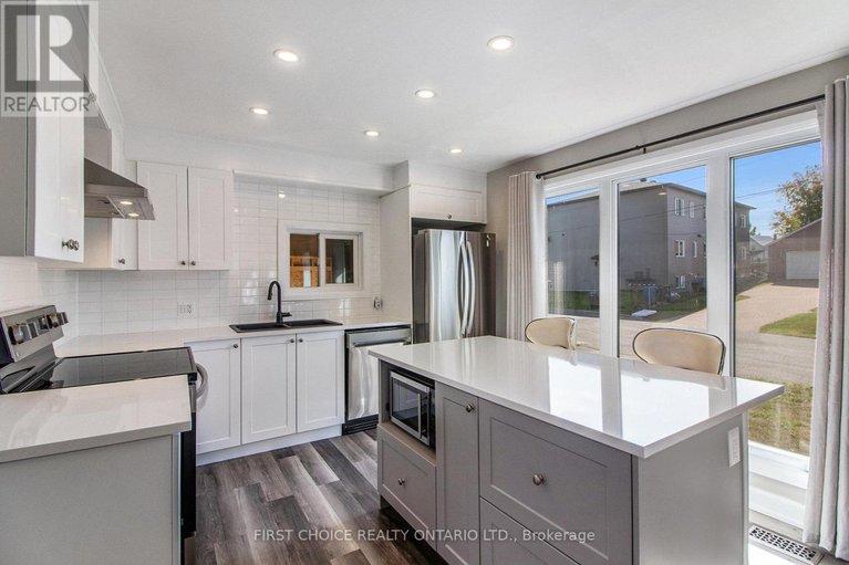 28911965/802-chapman-street/town-of-rockland/clarence-rockland/ontario/K4K1E6_4