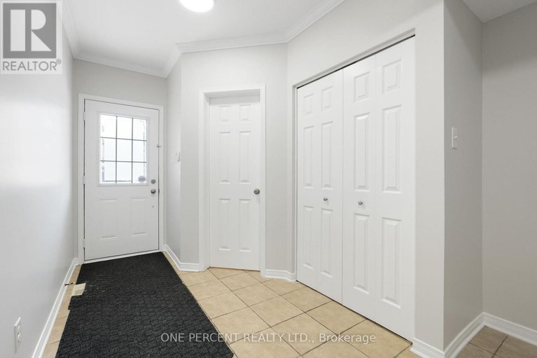 29436561/209-rolling-meadow-crescent/mer-bleuebradley-estatesanderson-park/ottawa/ontario/K1W0B1_3