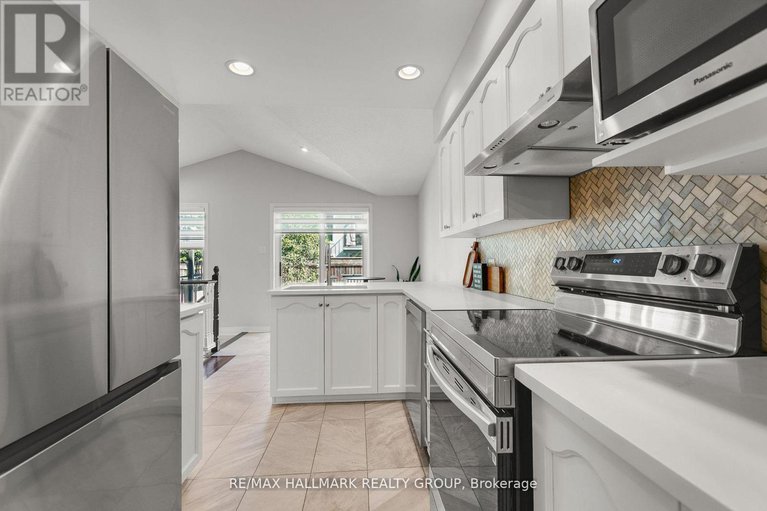 29239373/31-saddlesmith-circle/emerald-meadowstrailwest/ottawa/ontario/K2M2Y8_10