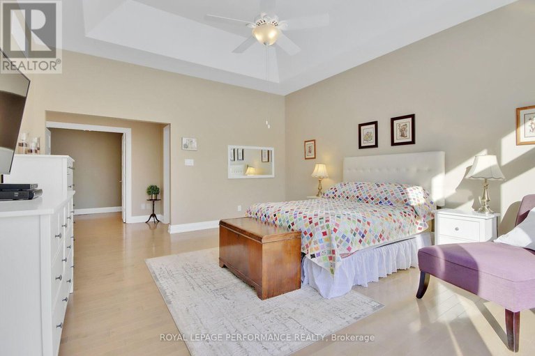 27902978/7412-blue-water-crescent/osgoode-twp-north-of-reg-rd-6/ottawa/ontario/K4P0C8_16
