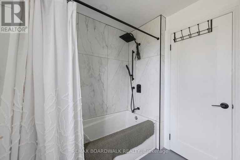 29643946/62-craig-street/village-of-russell/russell/ontario/K4R1A2_35