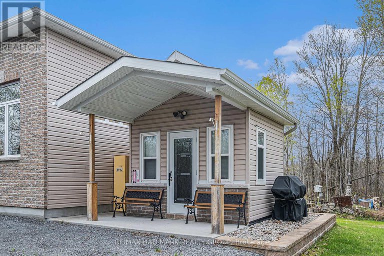 29027545/4633-albion-road/blossom-parkkemp-parkfindlay-creek/ottawa/ontario/K1X1A4_38