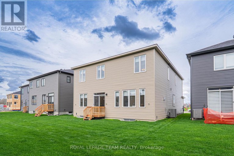 28698109/2055-wanderer-avenue/mahogany-community/ottawa/ontario/K4M0W9_49