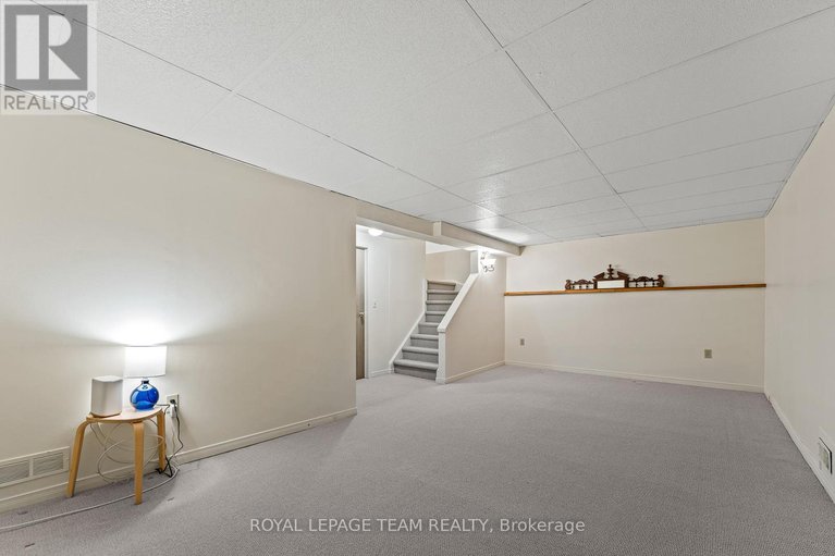 28234836/107-melanie-crescent/glencairnhazeldean/ottawa/ontario/K2L2E4_47