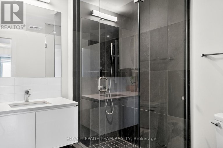 28735068/608-135-barrette-street/vanier/ottawa/ontario/K1L7Z9_32
