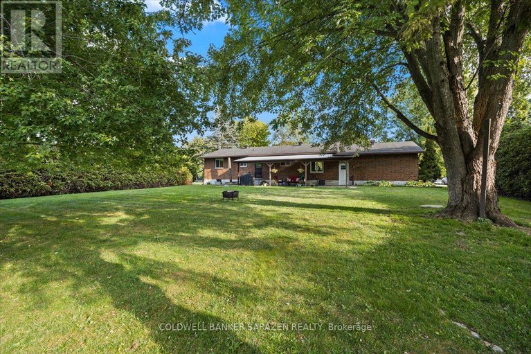 28843846/2303-edward-kidd-crescent/north-gower/ottawa/ontario/K0A2T0_29