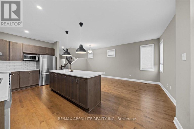 28578838/169-bandelier-way/stittsville-north/ottawa/ontario/K2S2J5_11