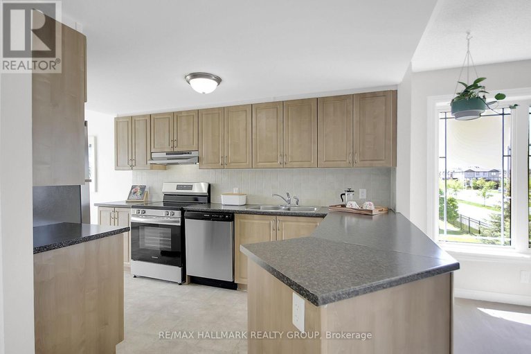 28386719/60-674b-chapman-mills-drive/strandherd/ottawa/ontario/K2J3V2_16