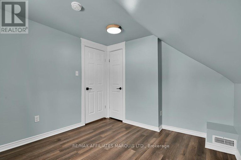 29404761/70-augusta-street/morrisburg/south-dundas/ontario/K0C1X0_18