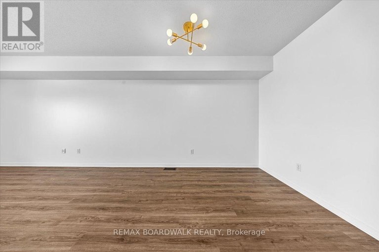 29483798/364-crownridge-drive/emerald-meadowstrailwest/ottawa/ontario/K2M3A4_16