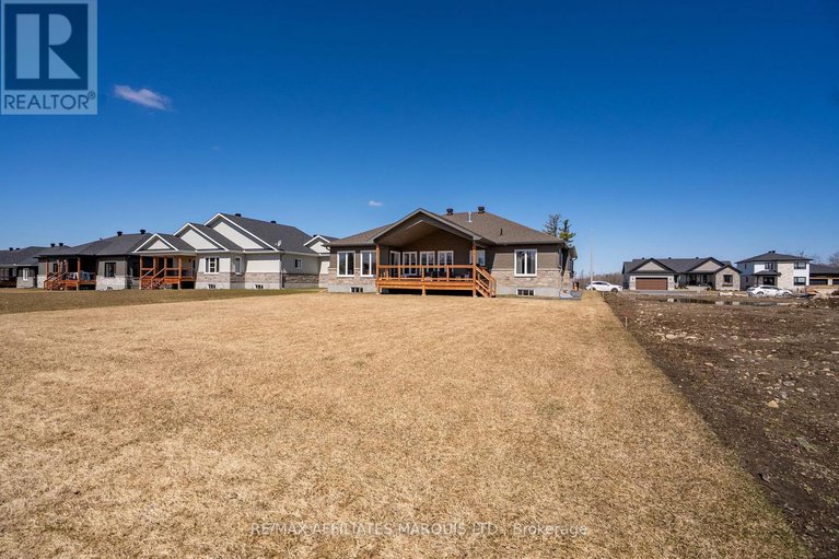 28147132/29-whitetail-avenue/long-sault/south-stormont/ontario/K0C1P0_34