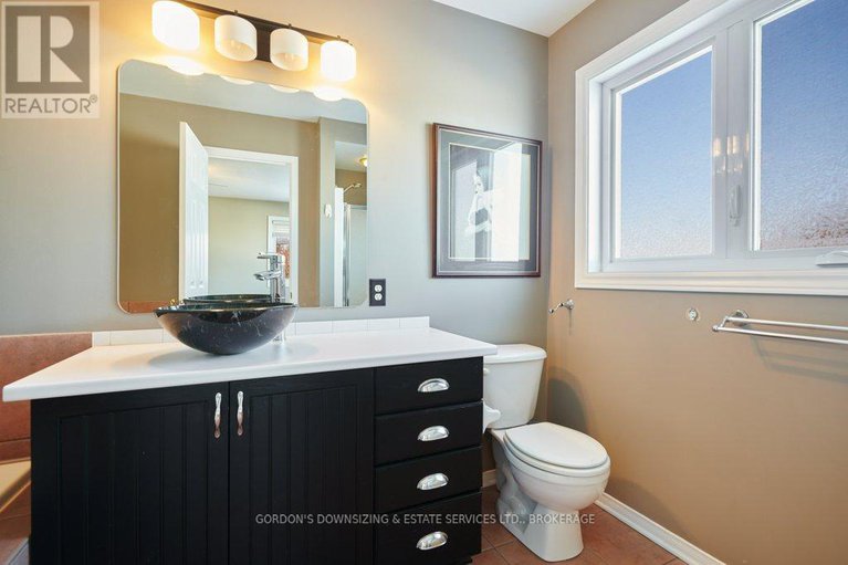 29228348/6370-sablewood-place/chapel-hill/ottawa/ontario/K1C7M3_23