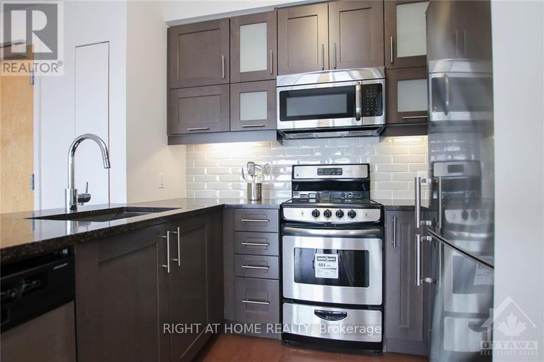 28668449/2306-40-nepean-street/ottawa-centre/ottawa/ontario/K2P0X5_3