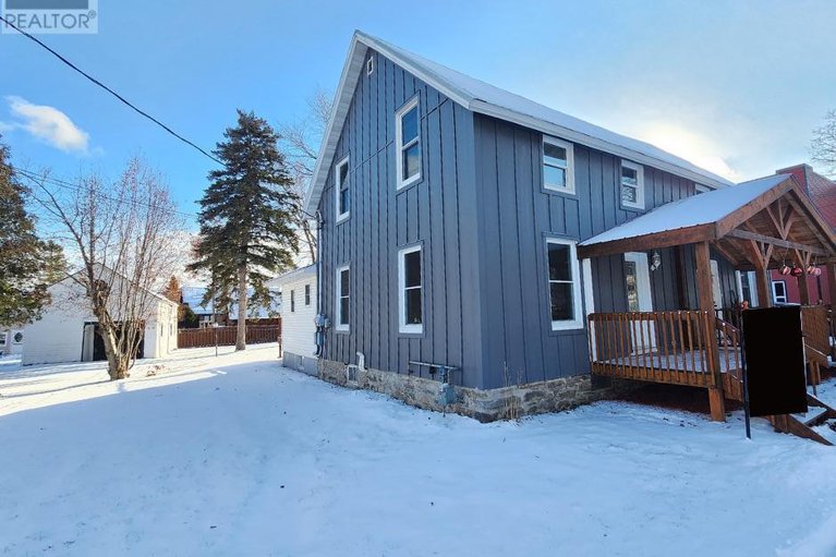 28979025/12-oak-street/lancaster/south-glengarry/ontario/K0C1N0_2