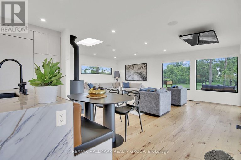 29109619/227-grandview-road/crystal-bayrocky-point/ottawa/ontario/K2H8B9_13