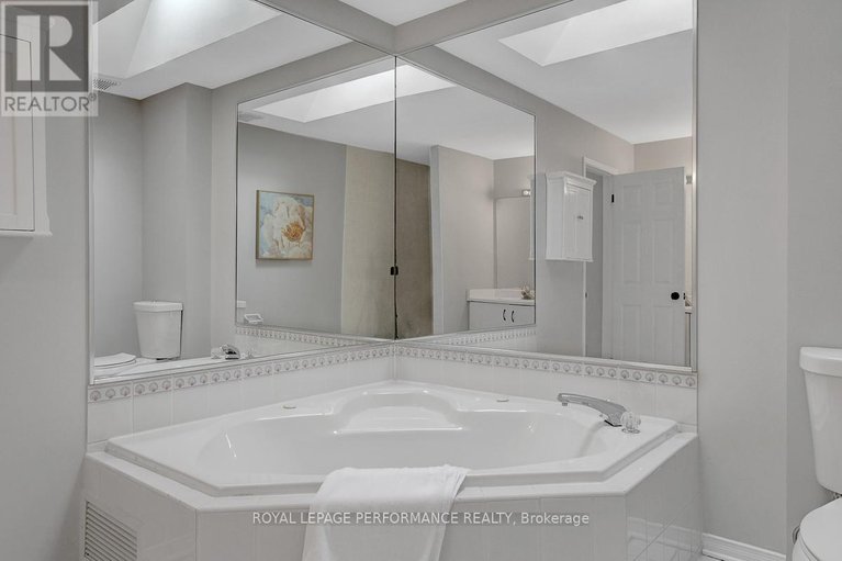 29463580/19-columbus-avenue/overbrook/ottawa/ontario/K1K1R2_37