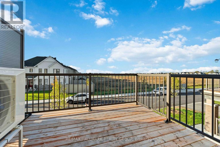 28974031/629-quilter-row/goulbourn-twp-from-franktown-rdsouth-to-rideau/ottawa/ontario/K0A2Z0_27