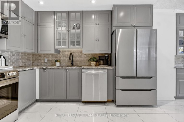 29431774/2-furlong-crescent/bridlewood/ottawa/ontario/K2M2J1_16