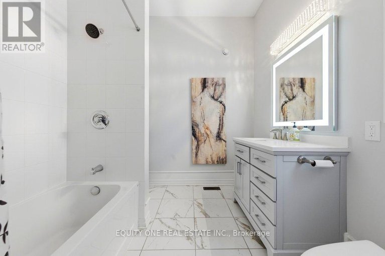 29590568/240-trailgate-street/riverside-southgloucester-glen/ottawa/ontario/K1V0Z9_8