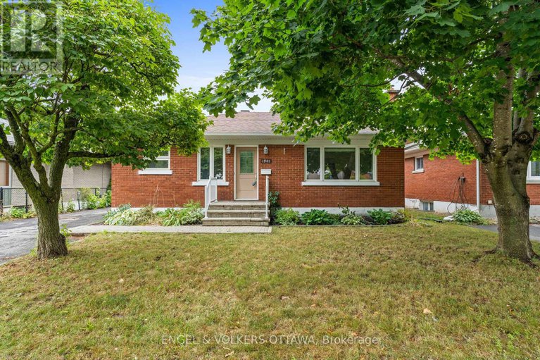 28805292/1941-haig-drive/elmvale-acres/ottawa/ontario/K1G2J9_1