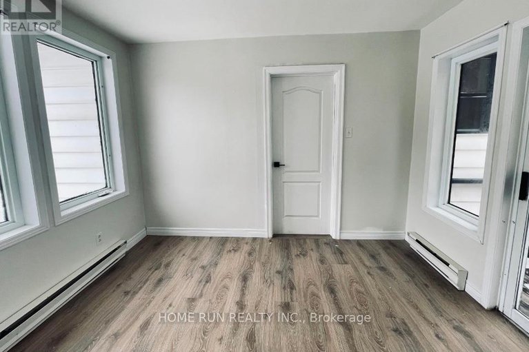 29018998/378-enfield-avenue/vanier/ottawa/ontario/K1L7L3_11