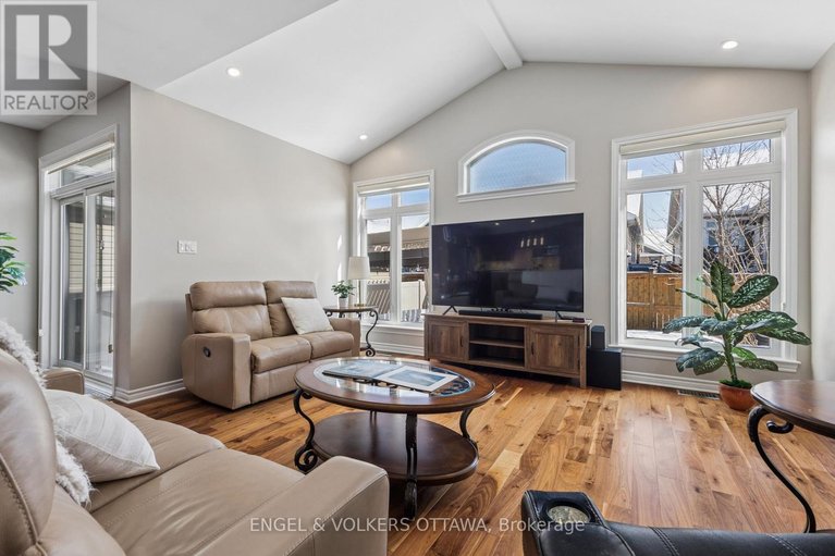 29492071/865-tewin-circle/camelot/ottawa/ontario/K4A1K1_11