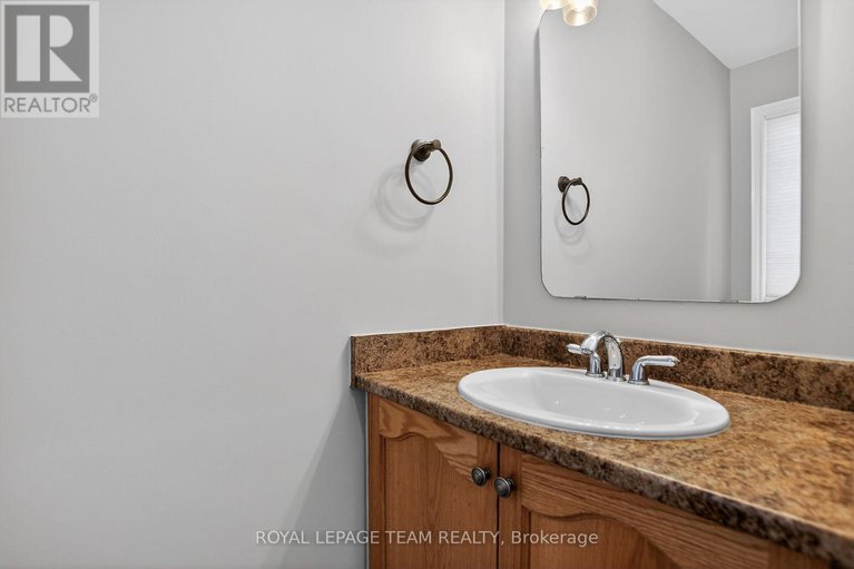 29368219/48-saddlesmith-circle/emerald-meadowstrailwest/ottawa/ontario/K2M2Y9_6