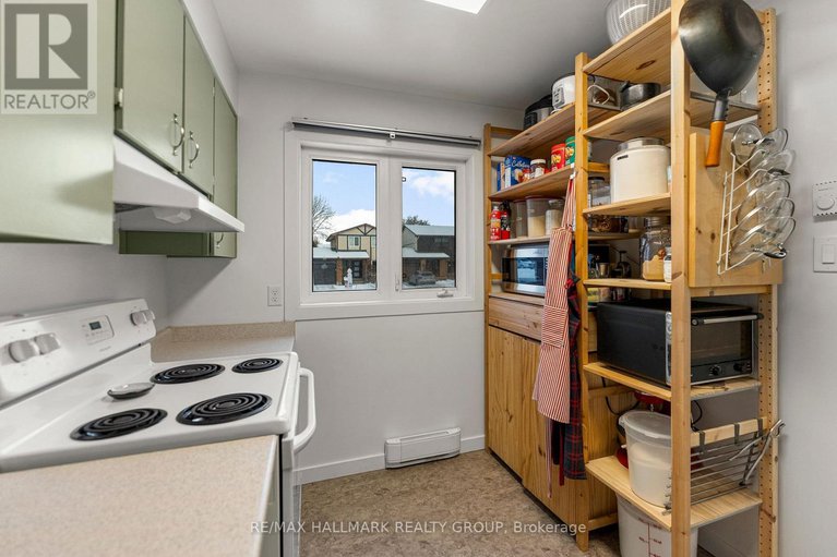 29181366/1314-cedarcroft-crescent/pineview/ottawa/ontario/K1B5C7_14