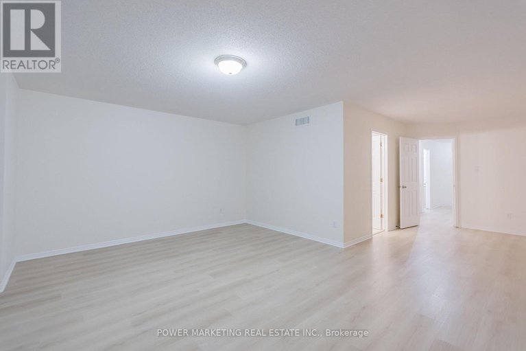 29074509/318-rustic-hills-crescent/springridgeeast-village/ottawa/ontario/K4A5A8_21