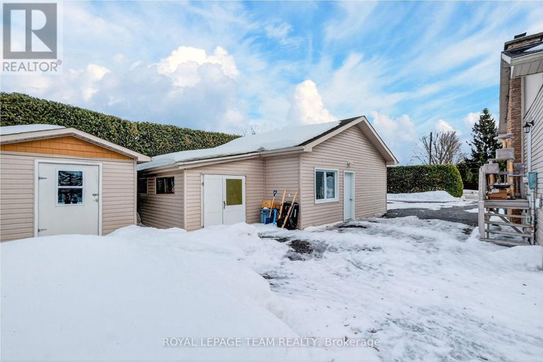 29437879/955-lacroix-road/clarencerockland-twp/clarence-rockland/ontario/K0A2A0_39