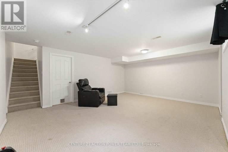 28387395/965-gosnell-terrace/fallingbrookgardenway-south/ottawa/ontario/K4A5C5_37