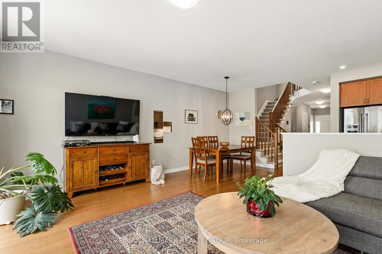 29532256/844-cedar-creek-drive/blossom-parkkemp-parkfindlay-creek/ottawa/ontario/K1T0B3_6