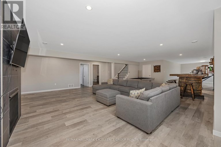 29663853/921-colette-street/clarencerockland-twp/clarence-rockland/ontario/K0A1E0_31