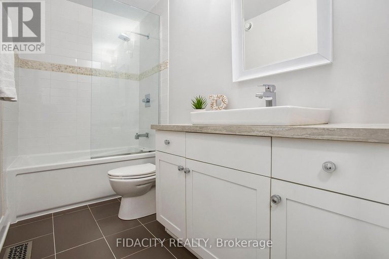 28286993/670-whitecliffs-avenue/riverside-south/ottawa/ontario/K1V2N4_25