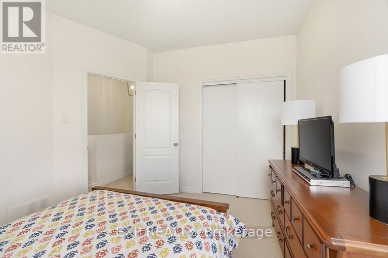 29637008/32-2621-longfields-drive/stonebridge/ottawa/ontario/K2J2L7_28