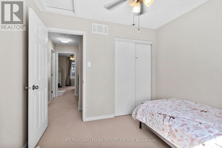 28834905/379-rolling-meadow-crescent/mer-bleuebradley-estatesanderson-park/ottawa/ontario/K1W0A9_23