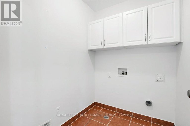 29648460/203-bradwell-way/blossom-parkkemp-parkfindlay-creek/ottawa/ontario/K1T4J4_29