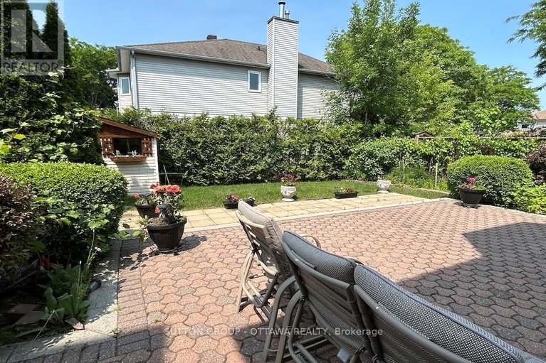 28486818/32-cellini-court-w/hunt-club-park/ottawa/ontario/K1G5K3_47