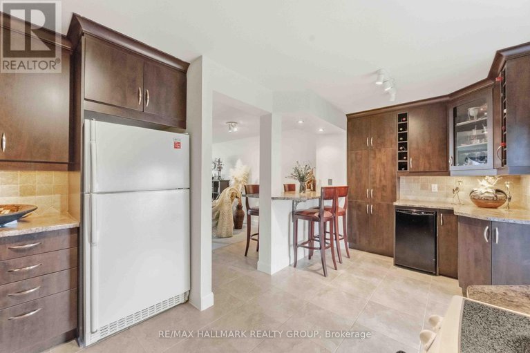 29049667/941-cookshire-crescent/fallingbrookridgemount/ottawa/ontario/K4A3K4_13