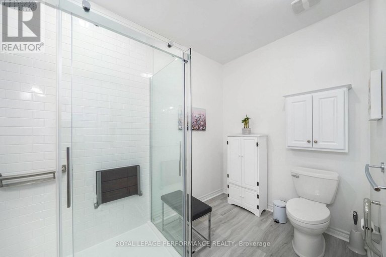 28479506/650-country-trail-private/carlsbad-springs/ottawa/ontario/K0A1K0_20