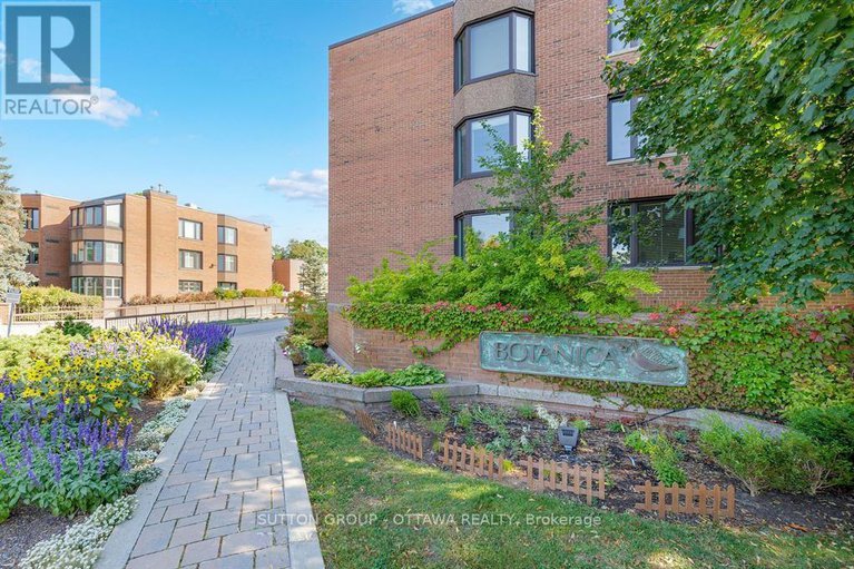 28975182/unit-62-261-botanica-private/civic-hospital/ottawa/ontario/K1Y4P9_1