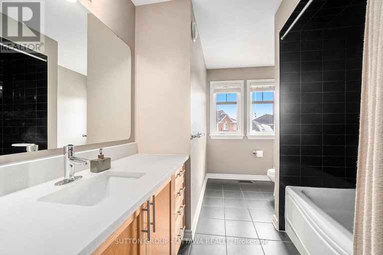 29214487/1969-plainhill-drive/notting-hillsummerside/ottawa/ontario/K4A0G1_24