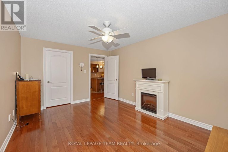 28708975/202-2-warner-street/village-of-russell/russell/ontario/K4R0B4_21