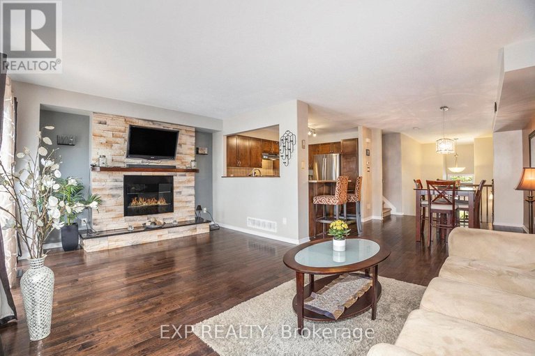 28538043/215-parkrose/chatelaine-village/ottawa/ontario/K4A0N8_9
