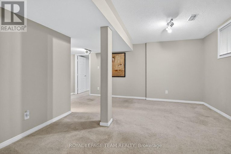 29115159/7-newcastle-avenue/morgans-grantsouth-march/ottawa/ontario/K2K2R2_38